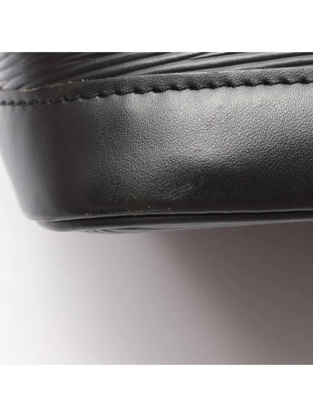 Louis Vuitton Handbag Alma Epi Noir Leather - Picture 7 of 11